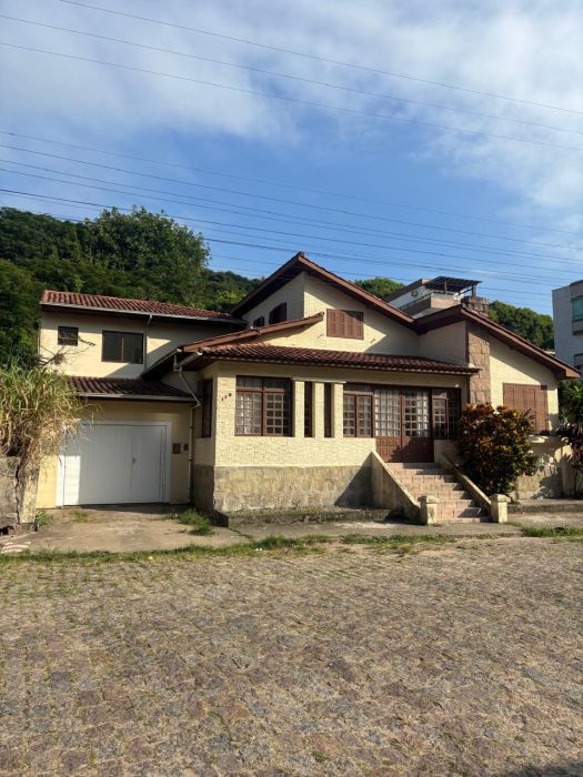 Casa - Aluguel - Mar Grosso - Laguna - SC